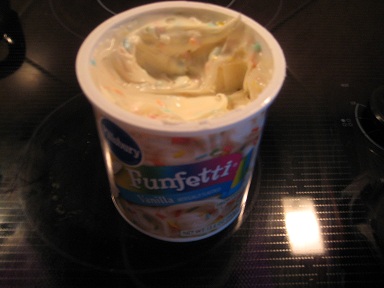 Pillsbury Vanilla Frosting with Funfetti Sprinkles